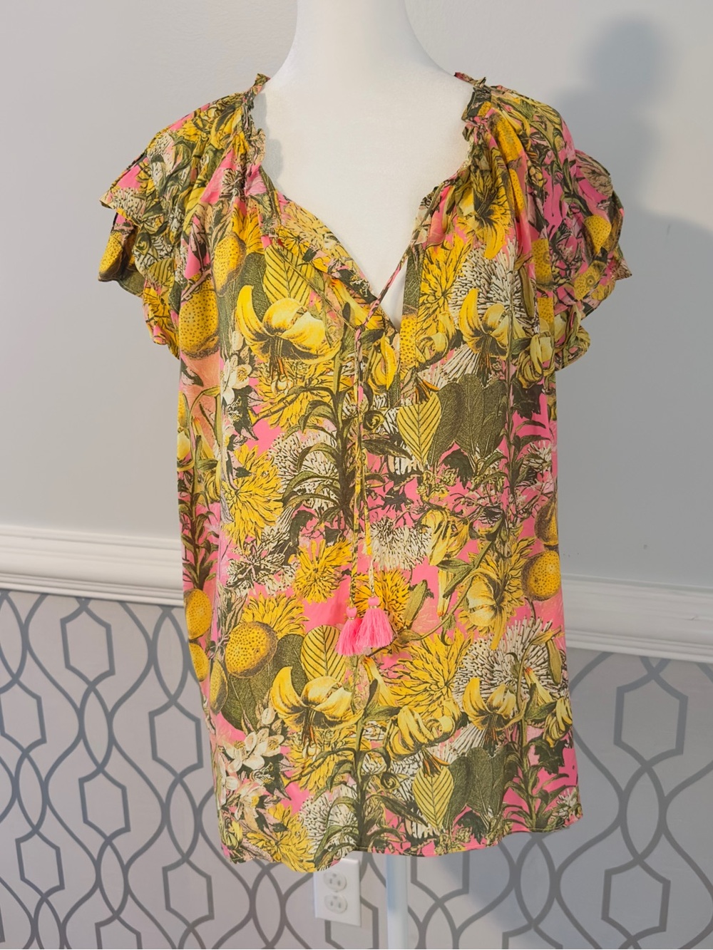Rose+Olive Colorful Floral Blouse XL Pullon Womans Sleeveless Tassles Lightweigh